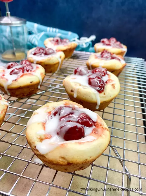 Pillsbury Cinnamon Rolls With Cherry Pie Filling Pillsbury Cinnamon Rolls With Cherry Pie Filling