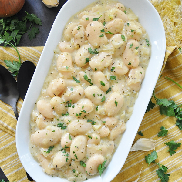 Creamy Butter Beans In Onion Sauce Quick Easy One-pan Recipe Creamy Butter Beans In Onion Sauce | Quick & Easy One-pan Recipe