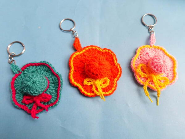 Diy Mini Hat Keychains Free Pattern Diy Mini Hat Keychains Free Pattern