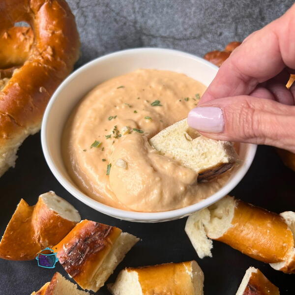 Slow Cooker Cheesy Pretzel Dip Slow Cooker Cheesy Pretzel Dip