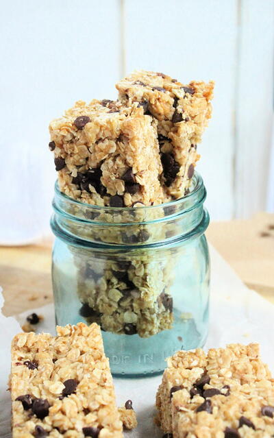 Baked Chocolate Chip Granola Bars Baked Chocolate Chip Granola Bars