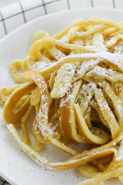 Spaghetti Pancake Recipe Fun Twirly Breakfast Treat Everyone Loves Spaghetti Pancake Recipe – Fun, Twirly Breakfast Treat Everyone Loves