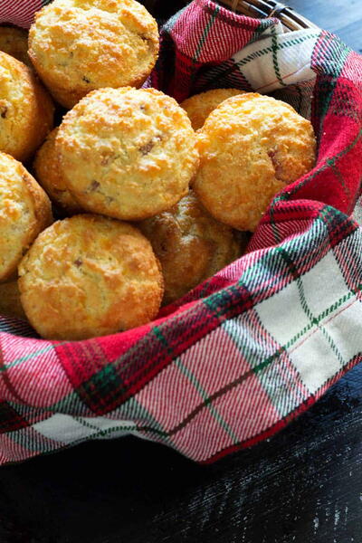 Cheesy Almond Flour Muffins low Carb Gluten-free Cheesy Almond Flour Muffins (low Carb, Gluten-free)