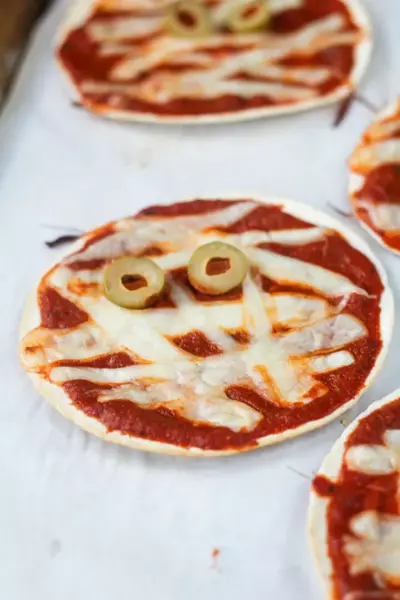 How To Make Mummy Pizzas How To Make Mummy Pizzas