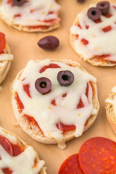 Easy Mini Mummy Pizzas Easy Mini Mummy Pizzas