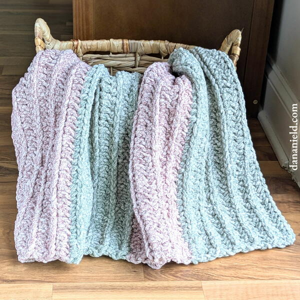 Last-minute Christmas Crochet Baby Blanket Last-minute Christmas Crochet Baby Blanket