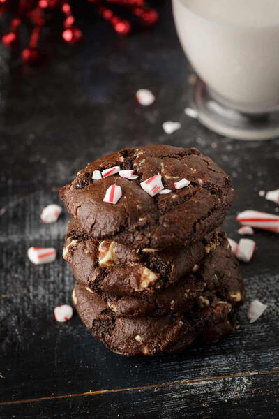 Fudgy Chocolate Peppermint Cookies With Peppermint Bark Fudgy Chocolate Peppermint Cookies With Peppermint Bark