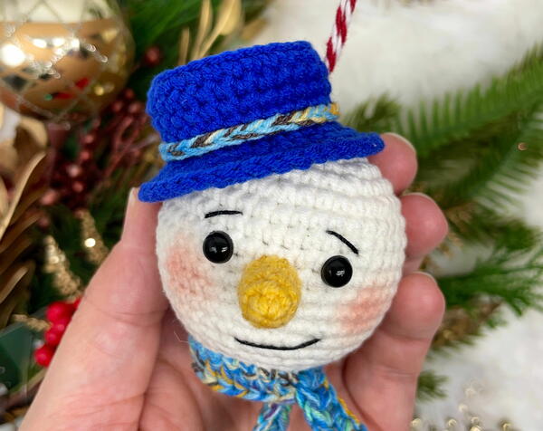 Free Amigurumi Crochet Snowman Ornament Pattern Free Amigurumi Crochet Snowman Ornament Pattern
