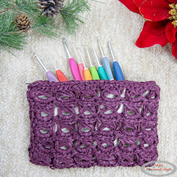 Broomstick Lace Zipper Pouch Broomstick Lace Zipper Pouch