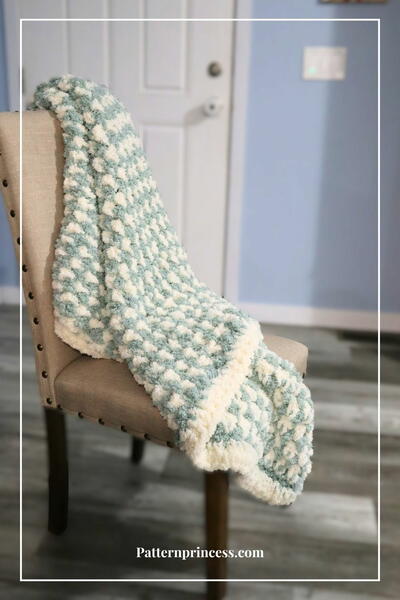 Quick Easy Fluffy Crochet Throw Blanket Quick & Easy Fluffy Crochet Throw Blanket