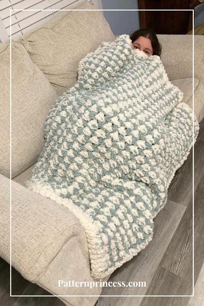 Quick Easy Fluffy Crochet Throw Blanket Quick & Easy Fluffy Crochet Throw Blanket