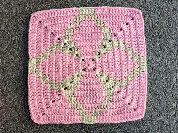 Two Color Flower Granny Square Two Color Flower Granny Square