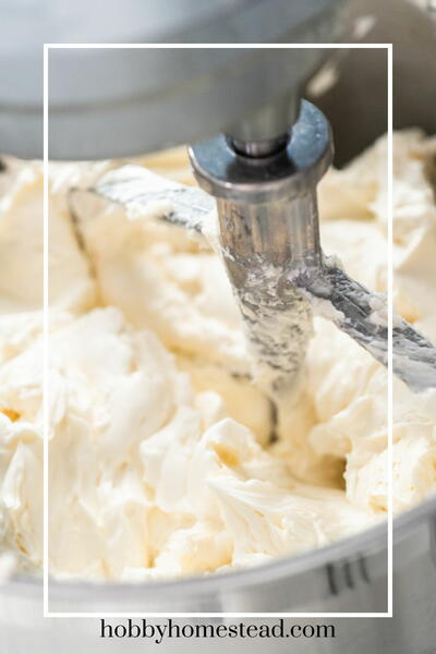 Easy And Classic Vanilla Buttercream Frosting Recipe Easy And Classic Vanilla Buttercream Frosting Recipe