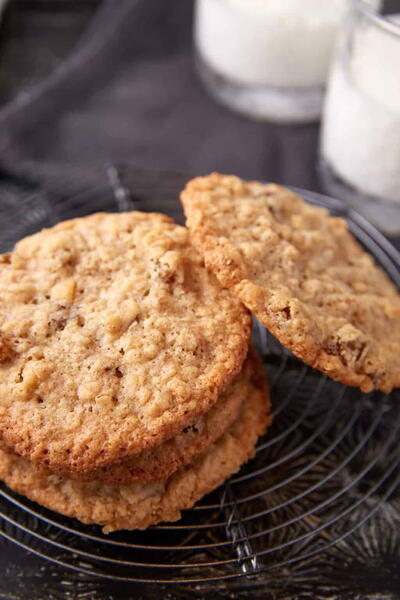 Oatmeal Coconut Cookies With Raisins And Walnuts Oatmeal Coconut Cookies With Raisins And Walnuts
