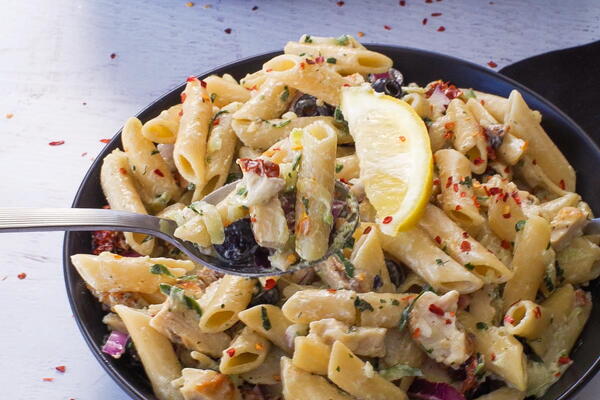 Easy Tzatziki Pasta Easy Tzatziki Pasta