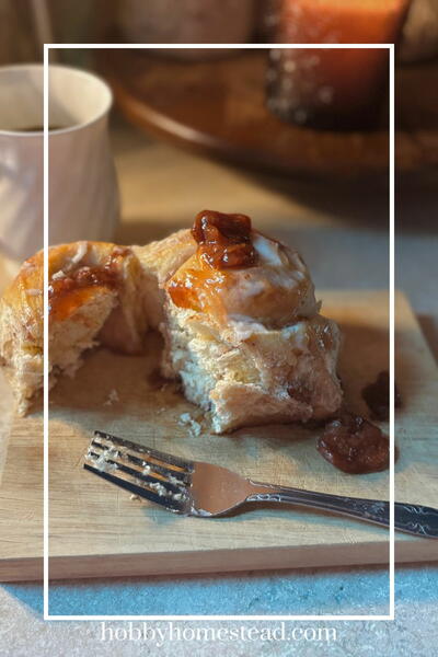 Soft Strawberry Sweet Rolls With Vanilla Butter Glaze Soft Strawberry Sweet Rolls With Vanilla Butter Glaze