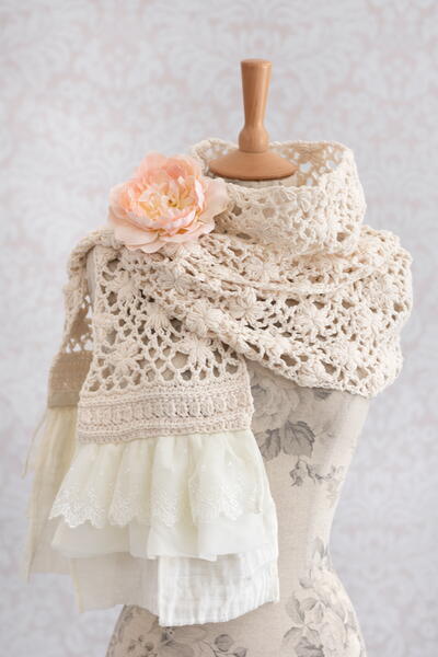 Crochet Lace Scarf With Flowers Crochet Lace Scarf With Flowers