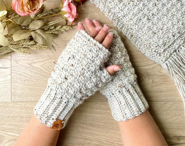 Easy Crochet Fingerless Mittens Pattern Easy Crochet Fingerless Mittens Pattern