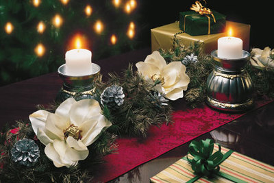 Yuletide Table Accents
