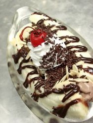 Banana Split Brownie Pizza