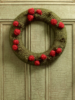 Yarn Wreath with Berries