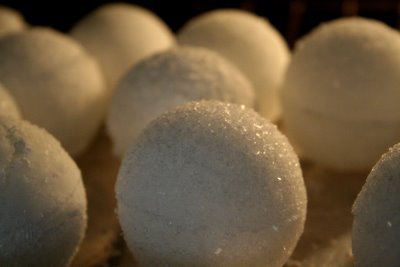 Homemade Snowball Bath Bombs