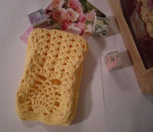 Mediterranean Style Pineapple and Shell Lace Mitt