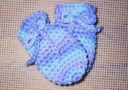 Suzie's Worsted Weight Baby Mitts