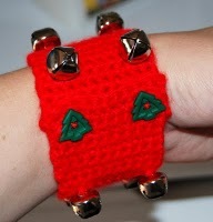Jingle Bell Cuff Bracelet free pattern