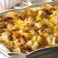 Cheesy Bacon & Egg Brunch Casserole