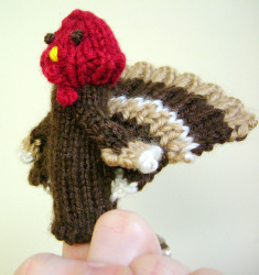 Turkey Finger Puppet | AllFreeKnitting.com