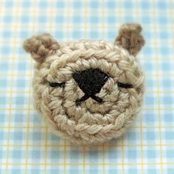 Amigurumi Emoticon Bear Pin