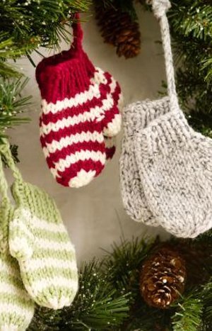 Download Free Knitting For Christmas Favecrafts Com PSD Mockup Template