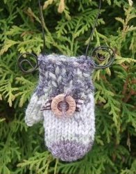 Tiny Knit Mitts Ornaments