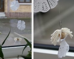 Paper Doily Angel And Garland