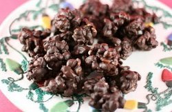 Slow Cooker Peanut Clusters