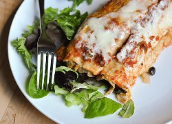 Easy Slow Cooker Black Bean Enchiladas