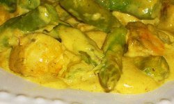 Chicken and Asparagus with Curry Sauce