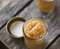 Homemade Spiced Slow Cooker Applesauce