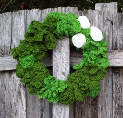 Esther's Crochet Christmas Wreath