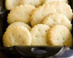 Homemade Ritz Crackers Recipe