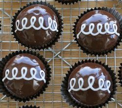 Dark Chocolate Homemade Hostess Cupcakes