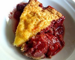 Slow Cooker Strawberry Cobbler