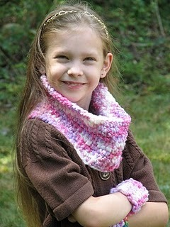 Snow Princess Cowl and Wristlets