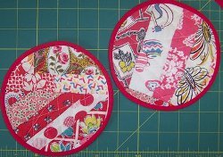 Round Scrappy Potholders | FaveQuilts.com
