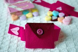 Felt Heart Pocket Bracelet