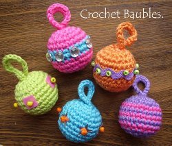 Free Crochet Pattern for Christmas Tree Baubles