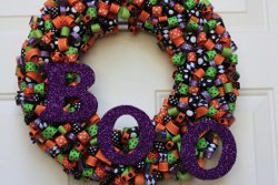 Looped Ribbon Boo Wreath