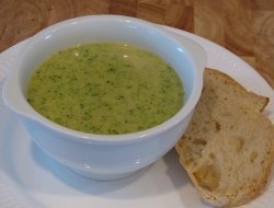 Homemade Panera Bread Broccoli Cheddar Soup