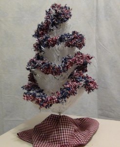 Country Christmas Garland with Homespun Fabrics